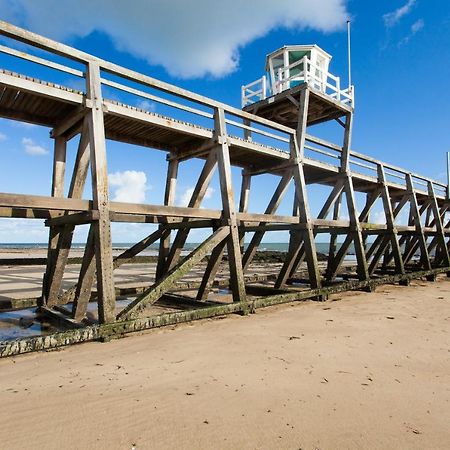 Le Gambetta, 100M De La Plage Luc-sur-Mer Eksteriør billede