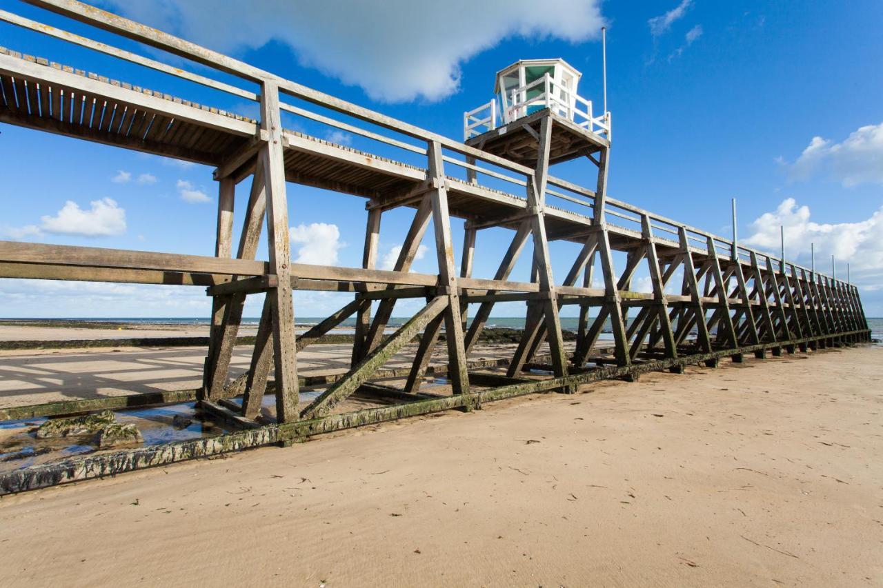 Le Gambetta, 100M De La Plage Luc-sur-Mer Eksteriør billede